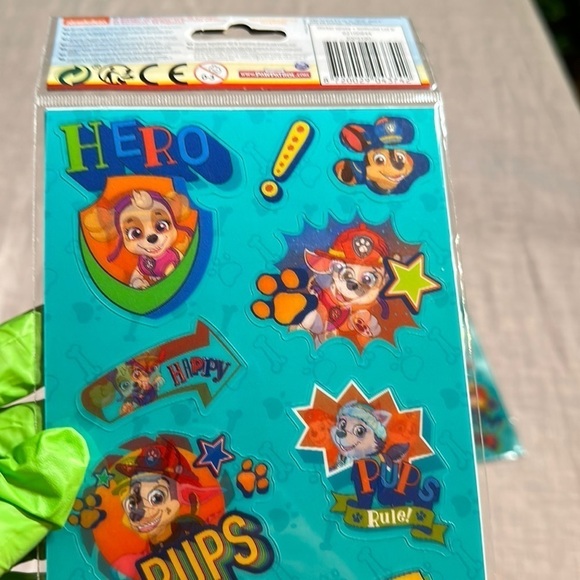 Paw Patrol Hologram Stickers 40 stickers - 2 packets of 20 NEW IN PACKET - Picture 10 of 11